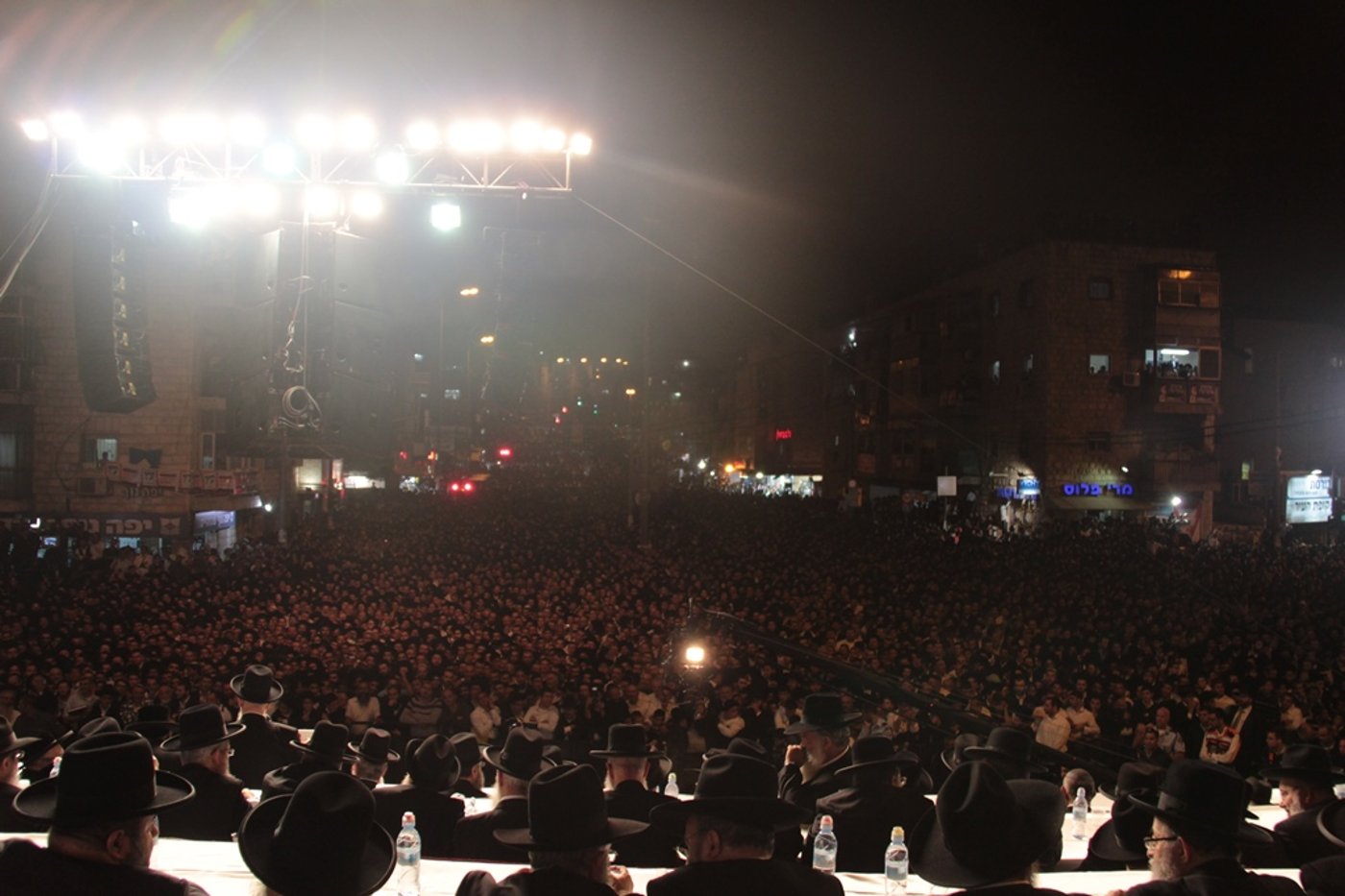 עצרת הרבבות לזכרו של הרב עובדיה • צפו