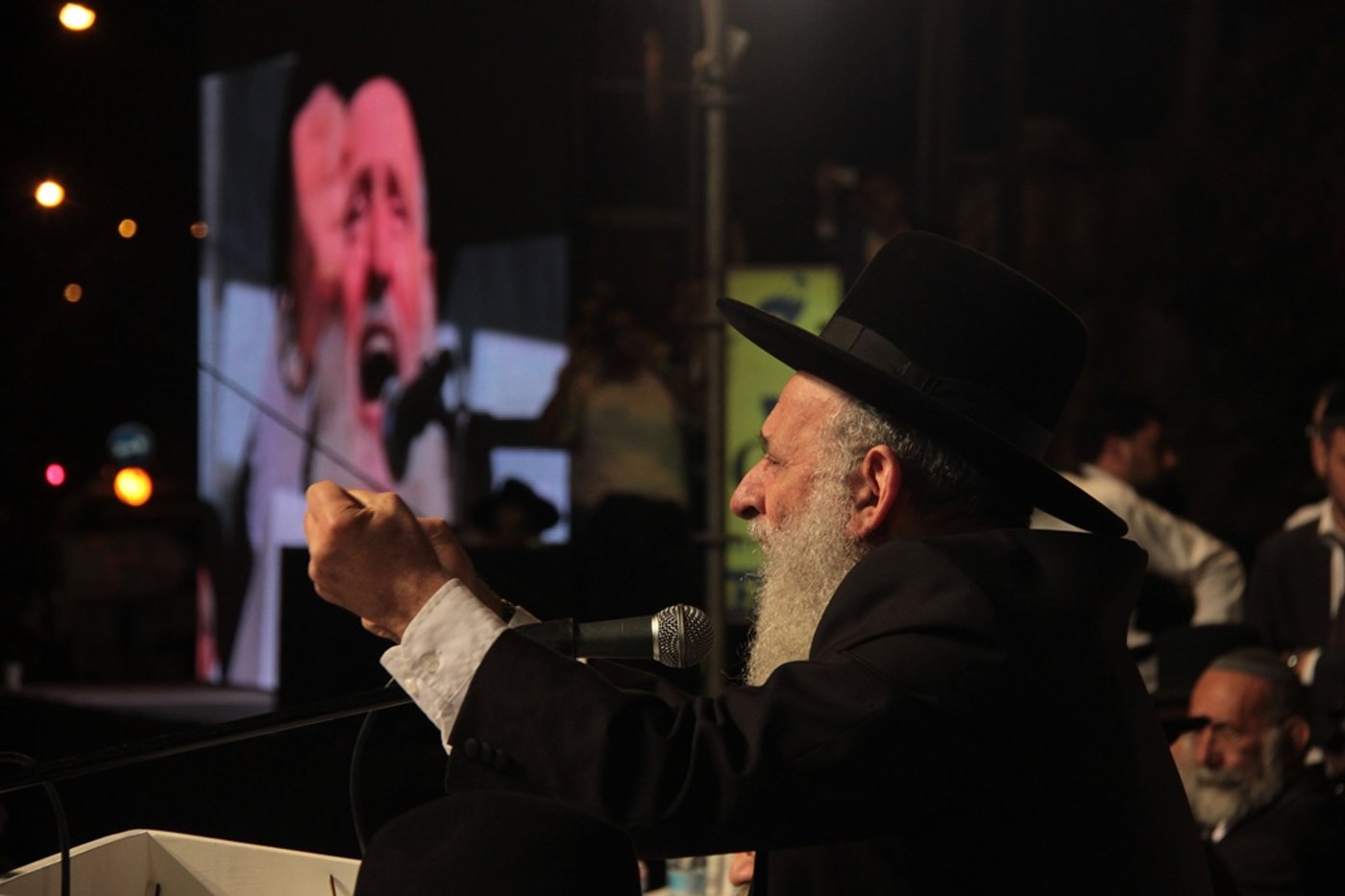 עצרת הרבבות לזכרו של הרב עובדיה • צפו