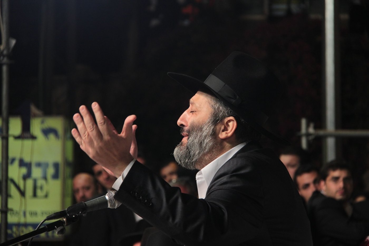 עצרת הרבבות לזכרו של הרב עובדיה • צפו