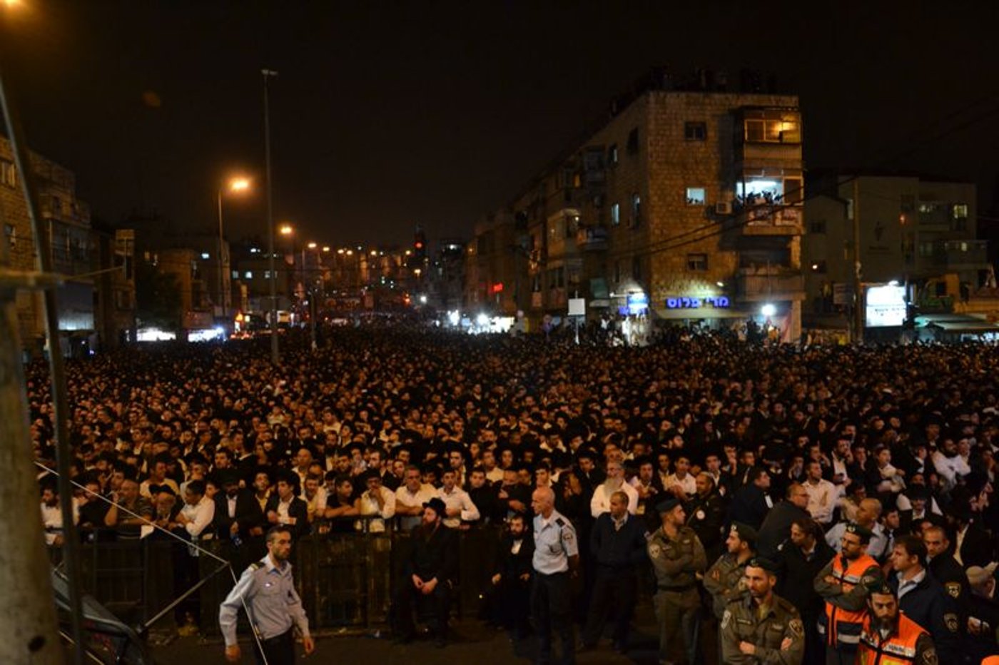 רבבות בעצרת הזיכרון בי-ם: "זקוקים לתפילות הגר"ע"