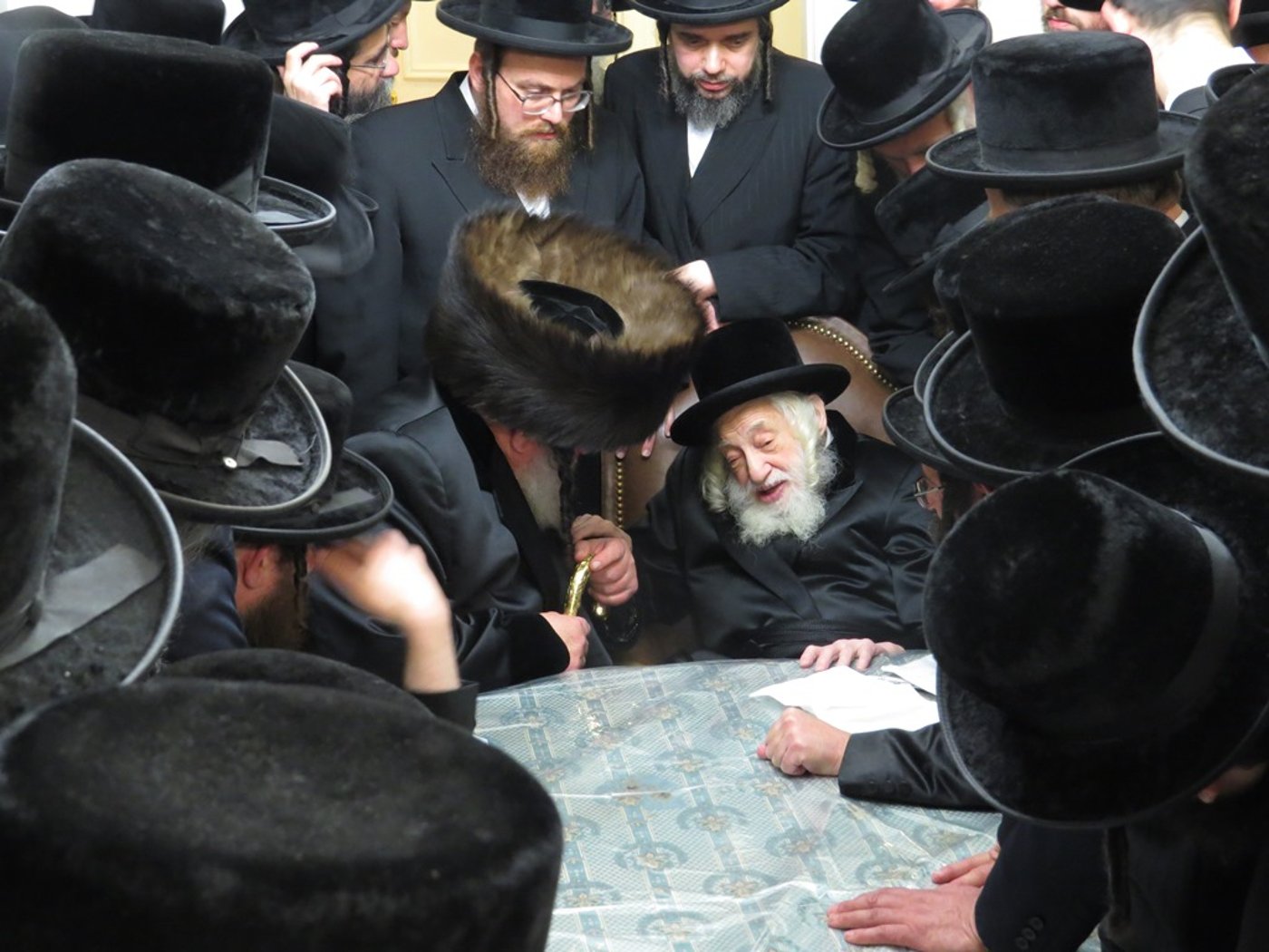 האדמו"ר מויז'ניץ ביקר אצל האדמו"ר מסקולען • גלריה