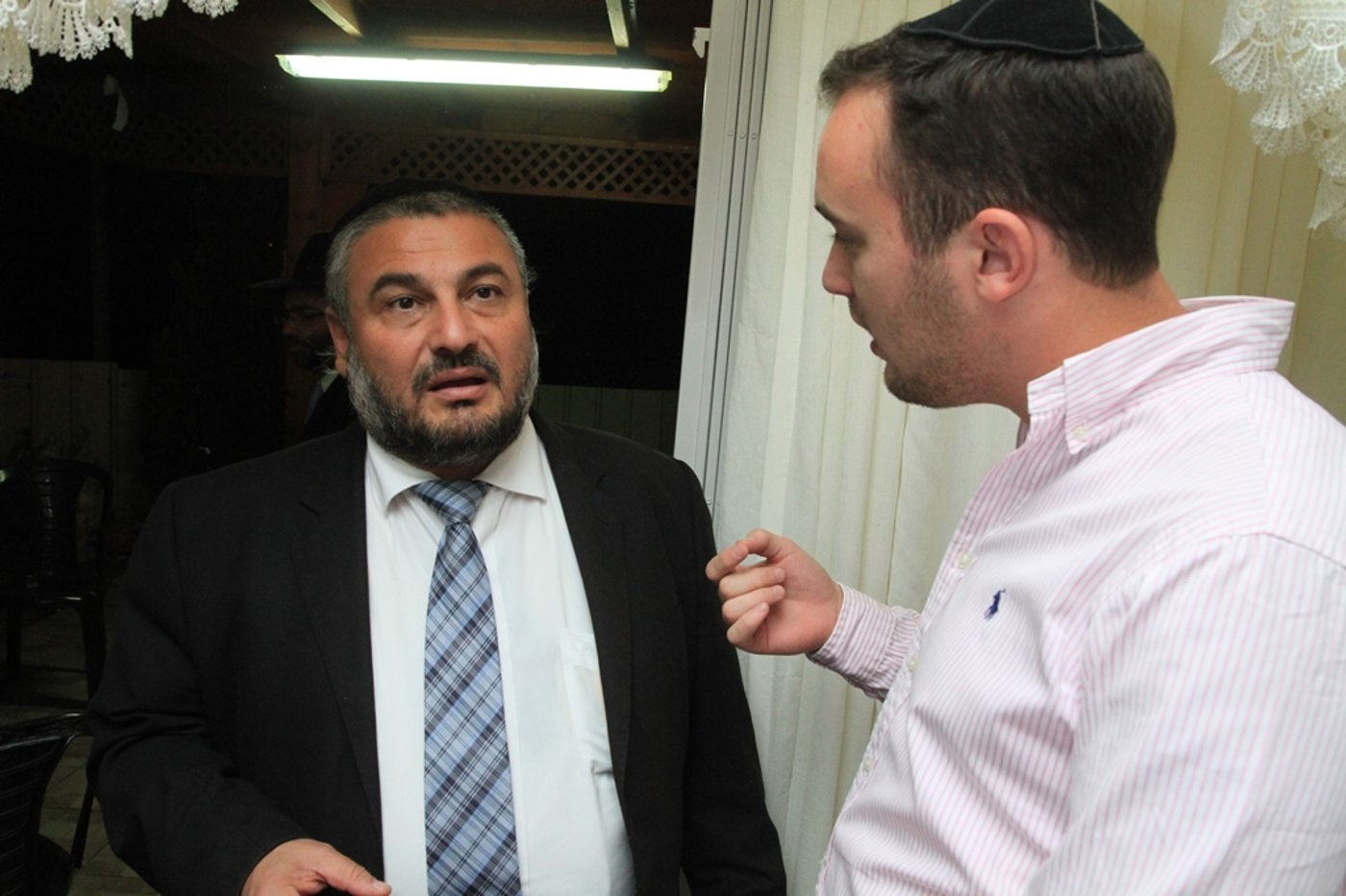 בית שמש: משה אבוטבול הכניס ספר תורה • גלריה