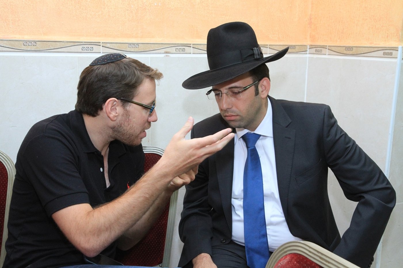 בית שמש: משה אבוטבול הכניס ספר תורה • גלריה
