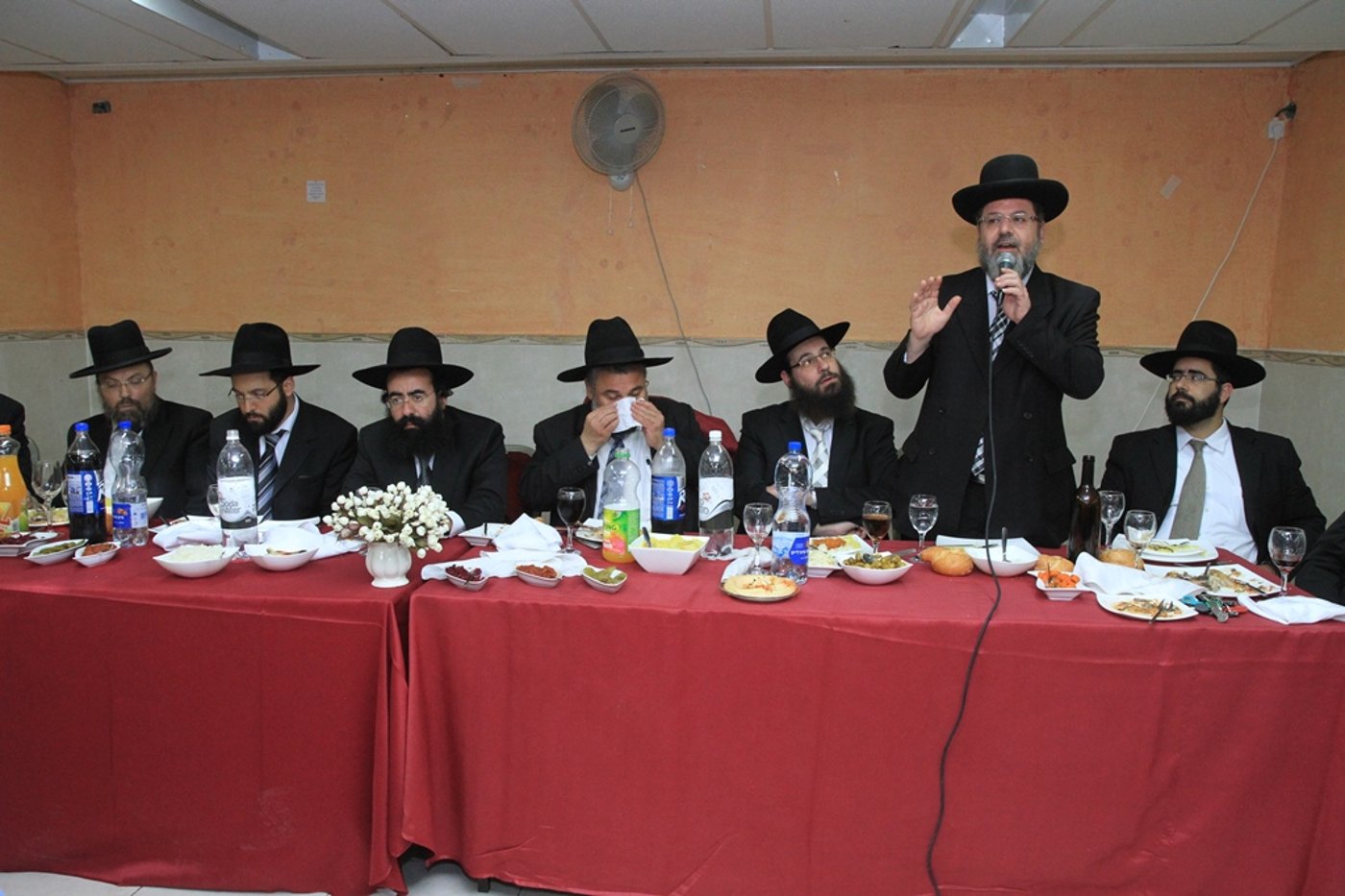 בית שמש: משה אבוטבול הכניס ספר תורה • גלריה