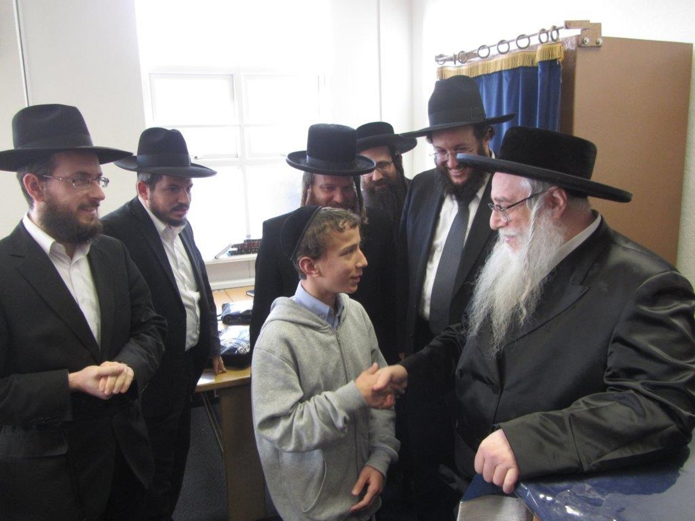 גלריה: ביקור הבזק של האדמו"ר מצאנז במנצ'סטר