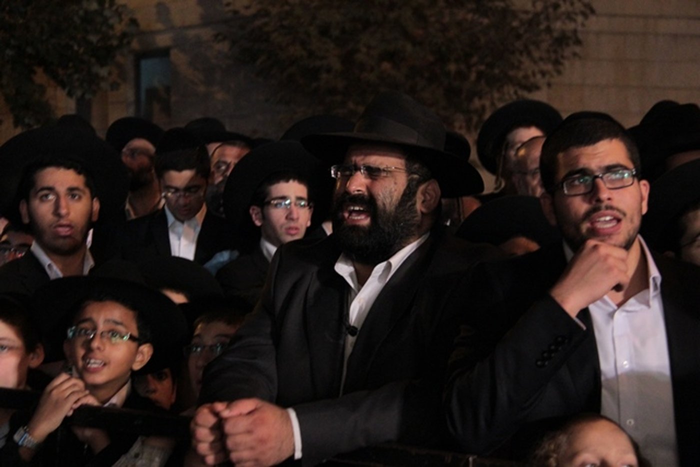 אלפים בעצרת השלושים לפטירת מרן הגר"ע יוסף