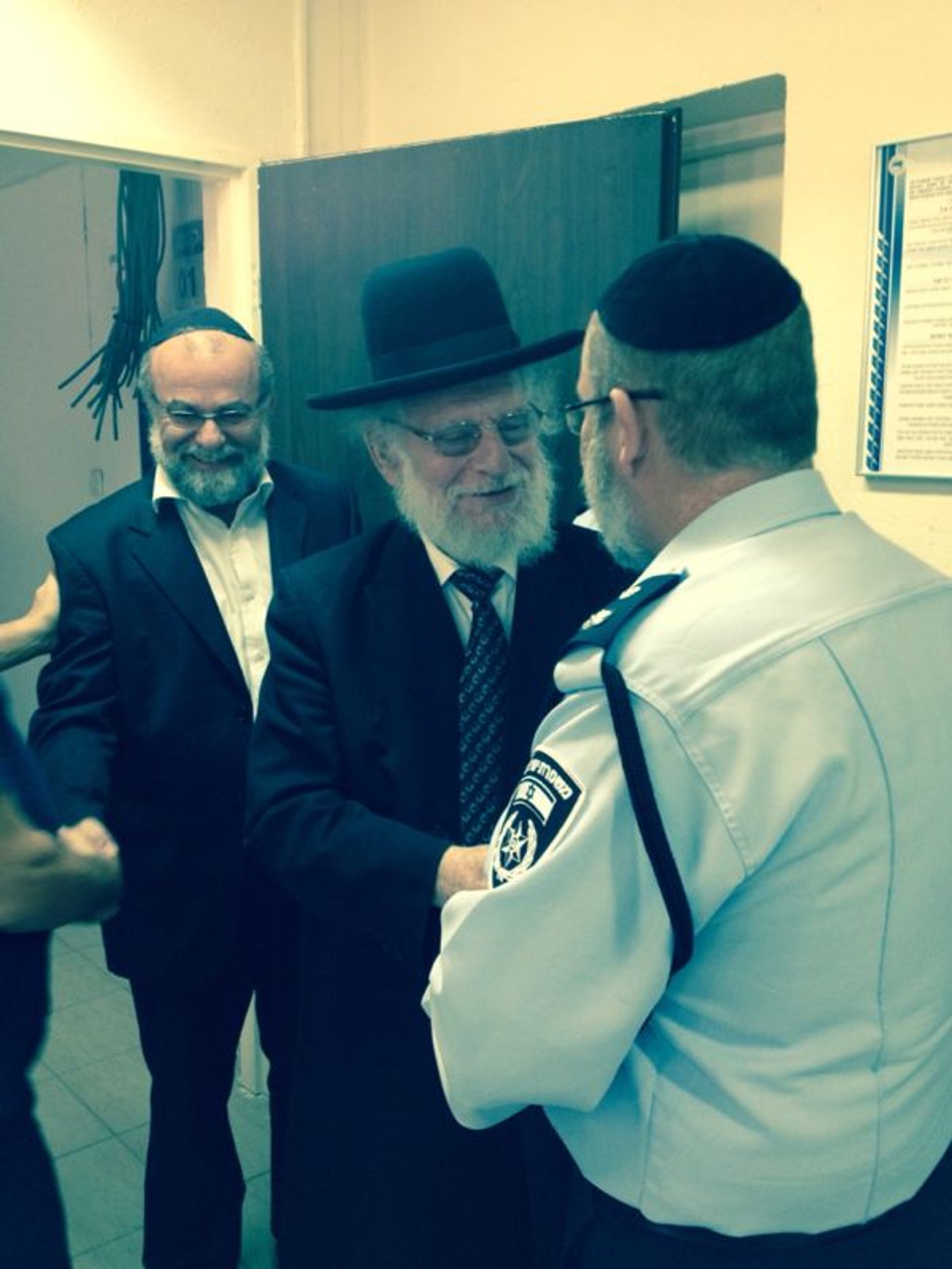 גאב"ד 'העדה' הורה והעציר שוחרר לליל הסדר