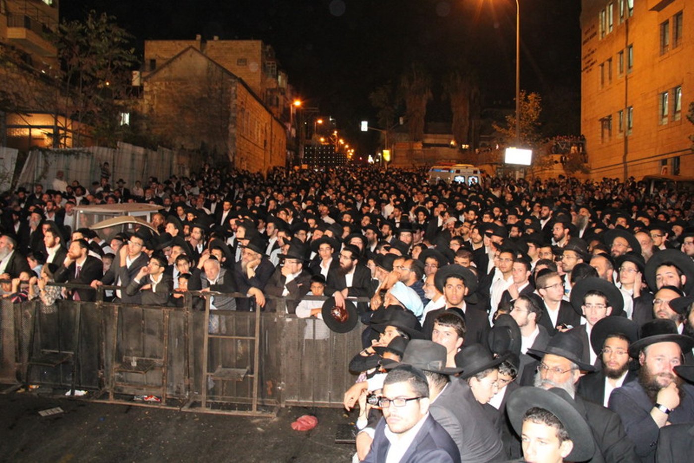 שלושים לפטירת מרן הרב עובדיה • העצרת בוידאו