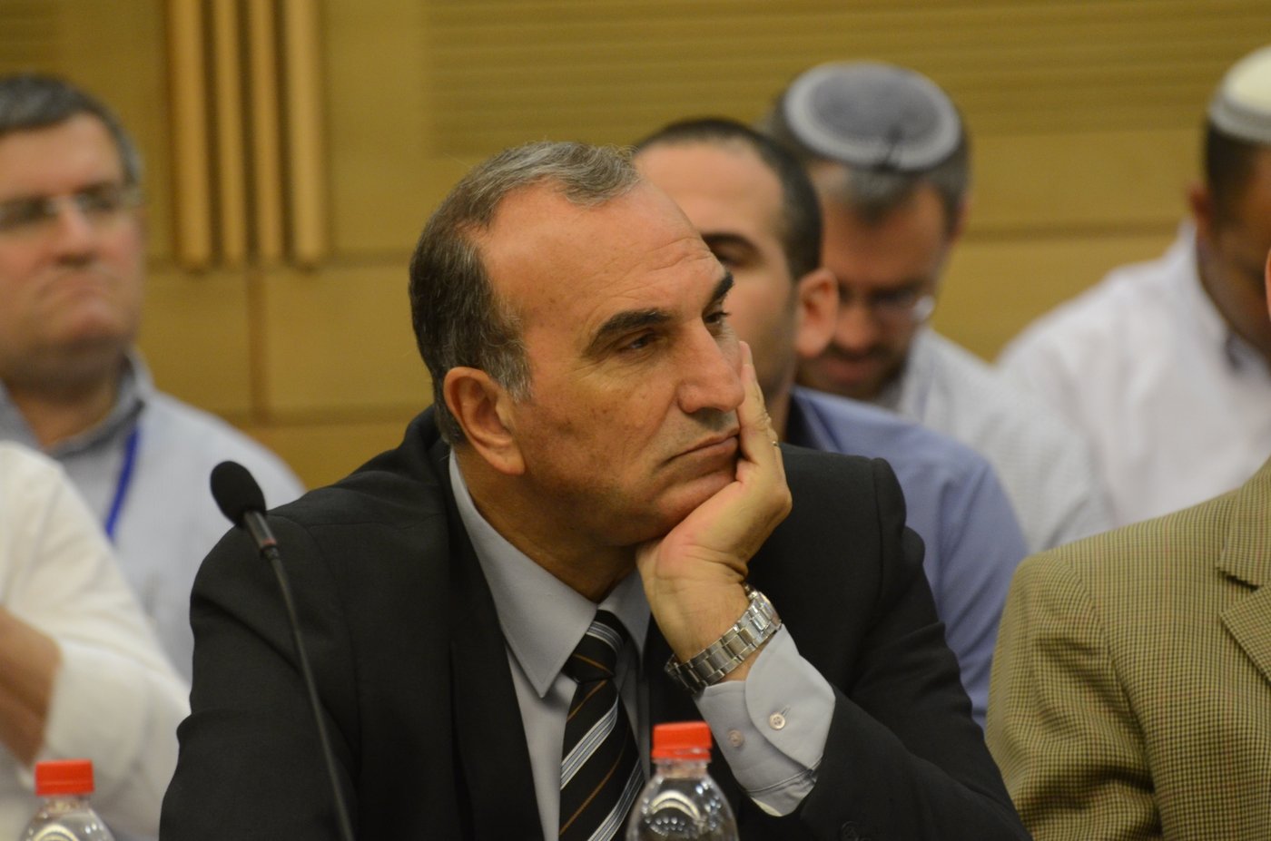 דיון סוער בועדת הפנים על הזיופים בבית שמש:"אתה לא ראש העיר, אתה נוכל"
