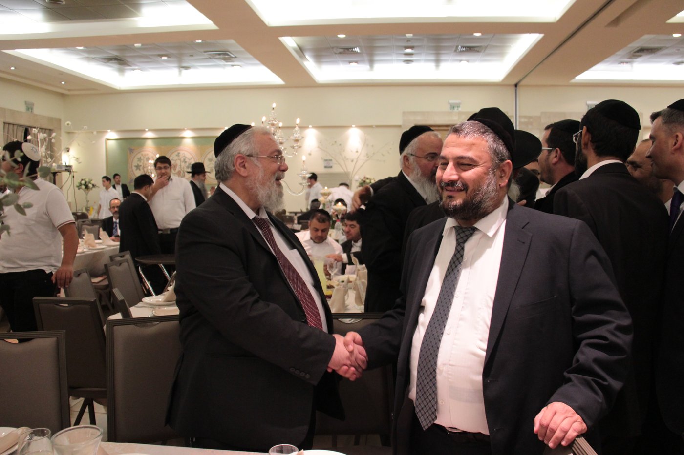 ש"ס מתייצבת מאחורי הרב אברג'ל: "מחזקים את ידיו"