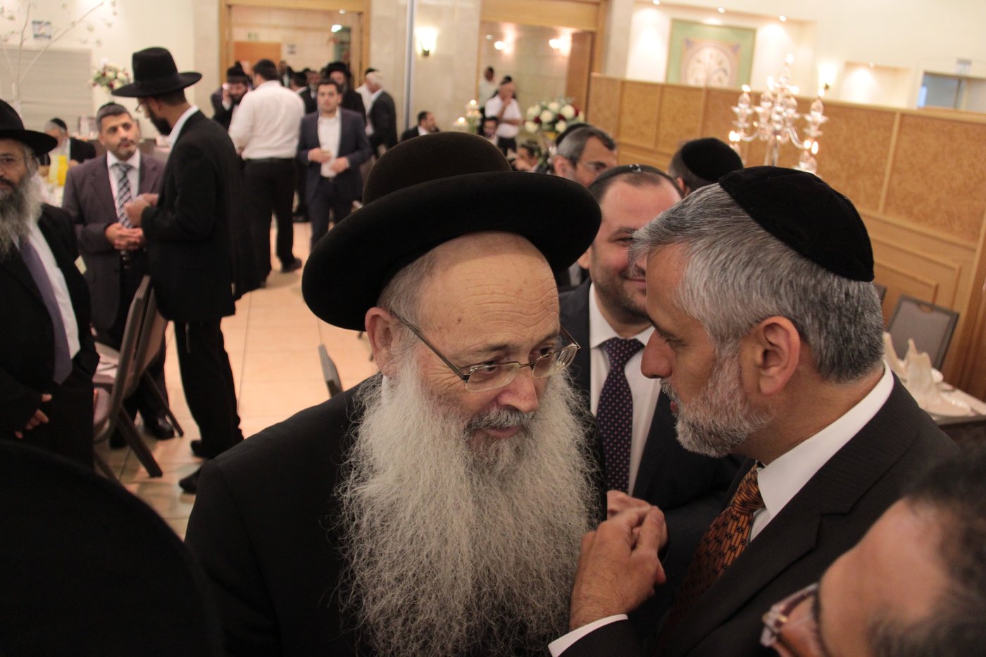 ש"ס מתייצבת מאחורי הרב אברג'ל: "מחזקים את ידיו"
