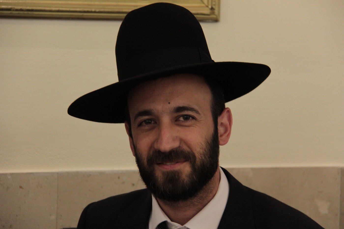 ש"ס מתייצבת מאחורי הרב אברג'ל: "מחזקים את ידיו"