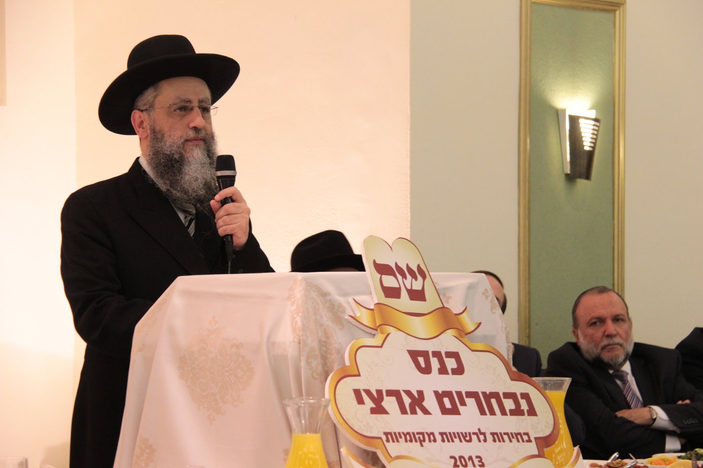 ש"ס מתייצבת מאחורי הרב אברג'ל: "מחזקים את ידיו"