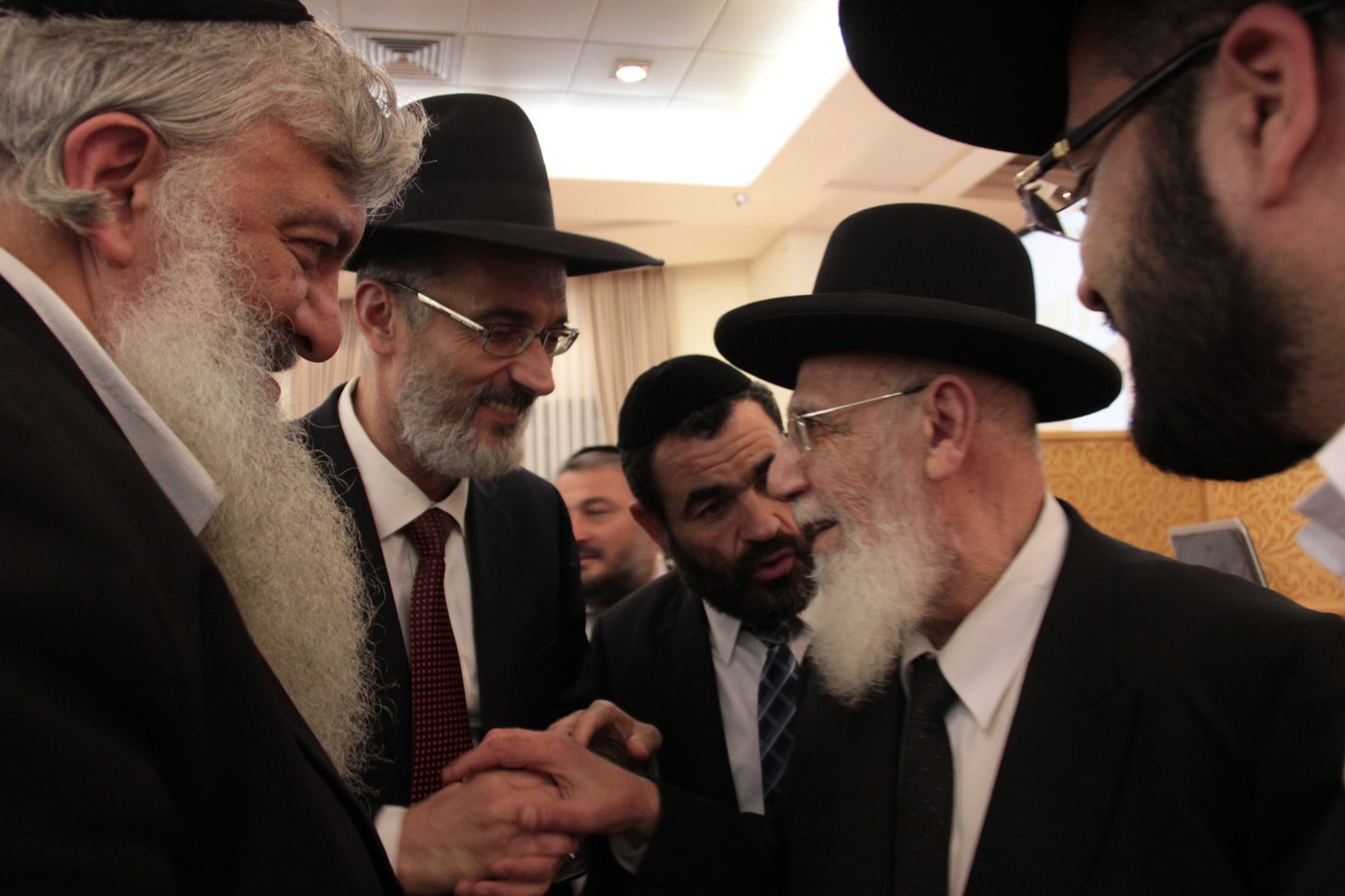 ש"ס מתייצבת מאחורי הרב אברג'ל: "מחזקים את ידיו"