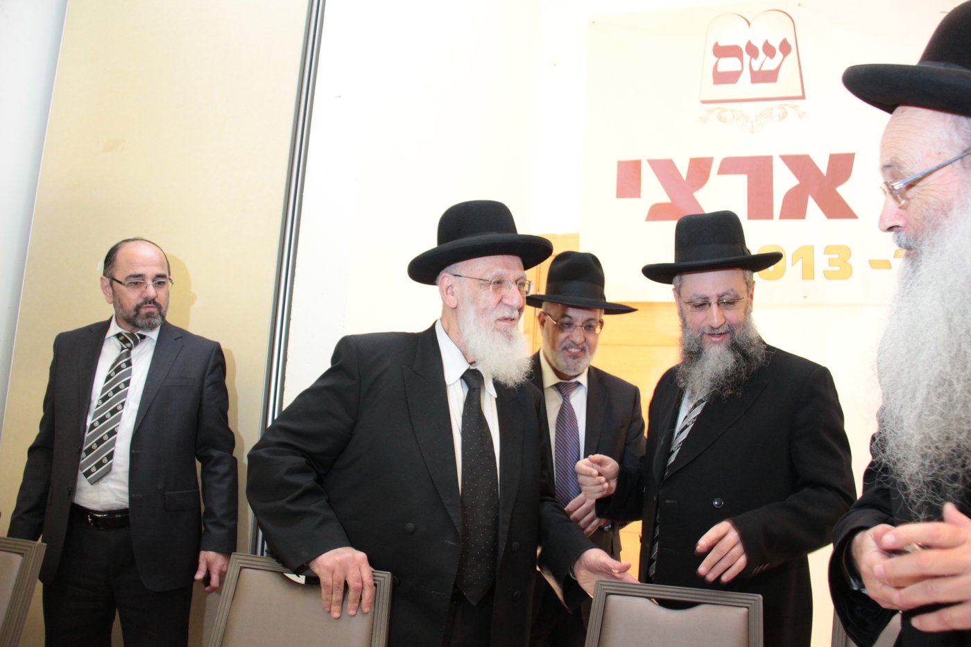 ש"ס מתייצבת מאחורי הרב אברג'ל: "מחזקים את ידיו"