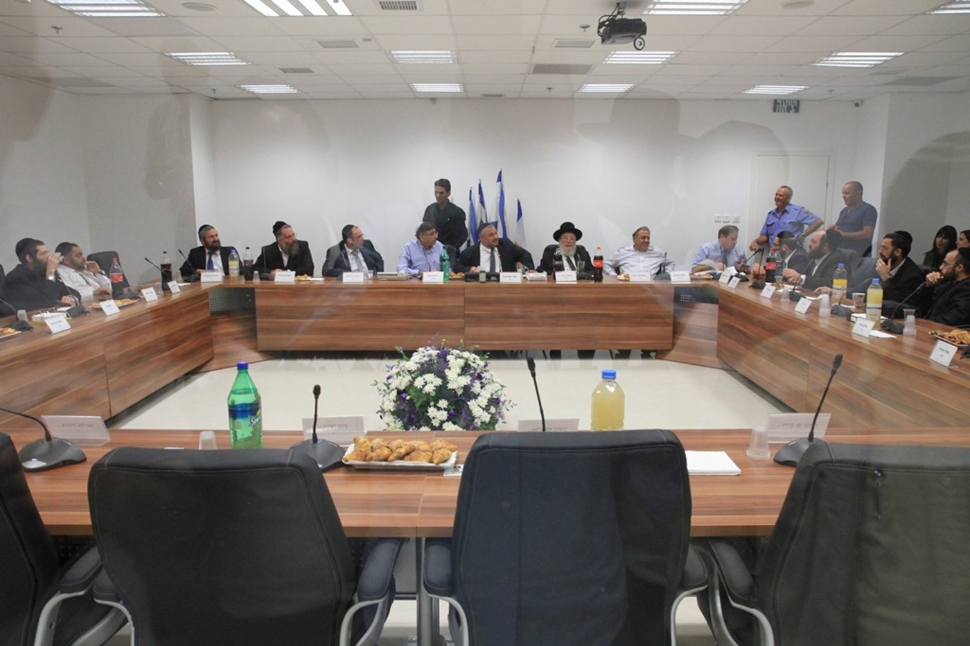 וינשטיין צפוי להכריע מחר האם לערער על הבחירות