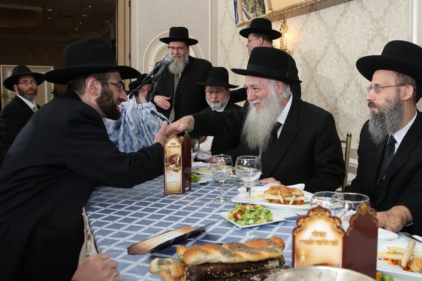 צפו: הדינר המסורתי בניו יורק לטובת ישיבת פוניבז'