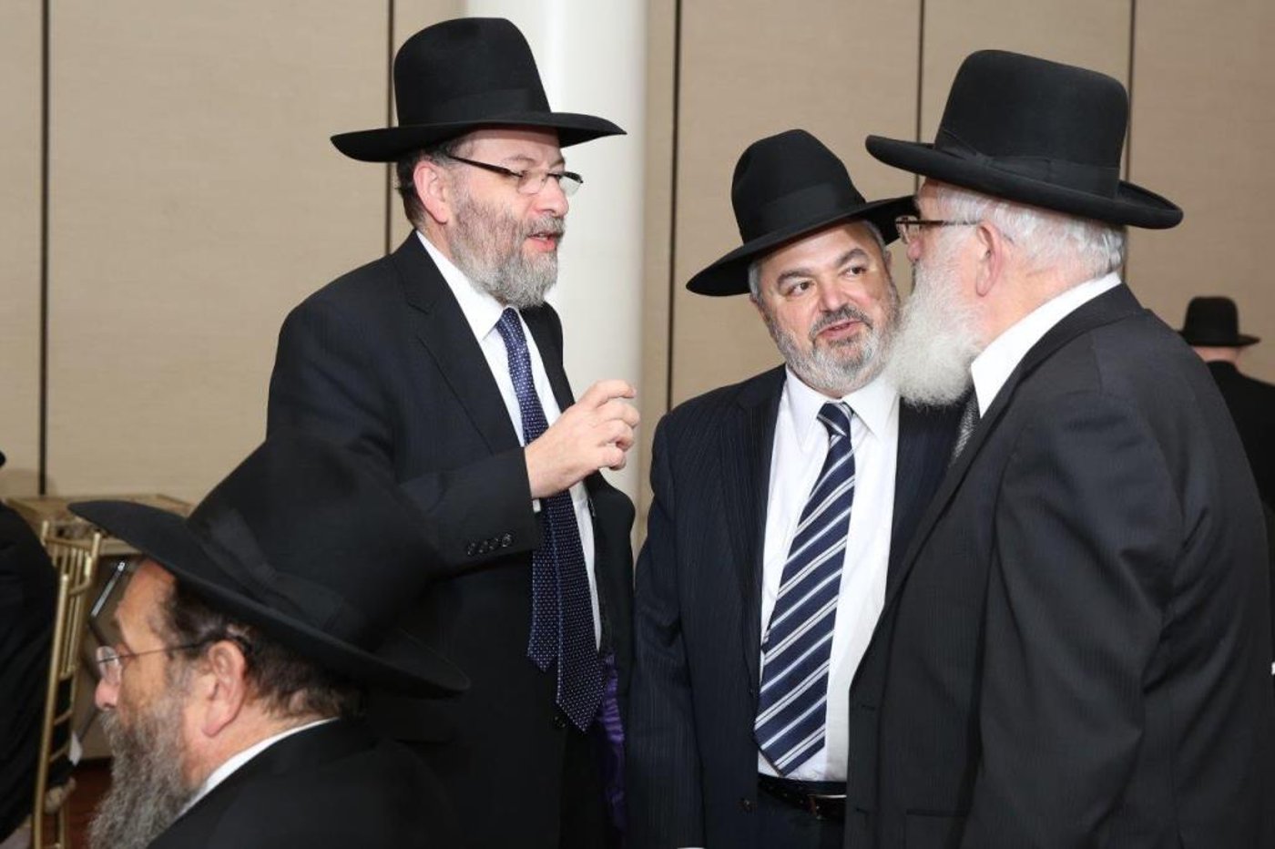 צפו: הדינר המסורתי בניו יורק לטובת ישיבת פוניבז'