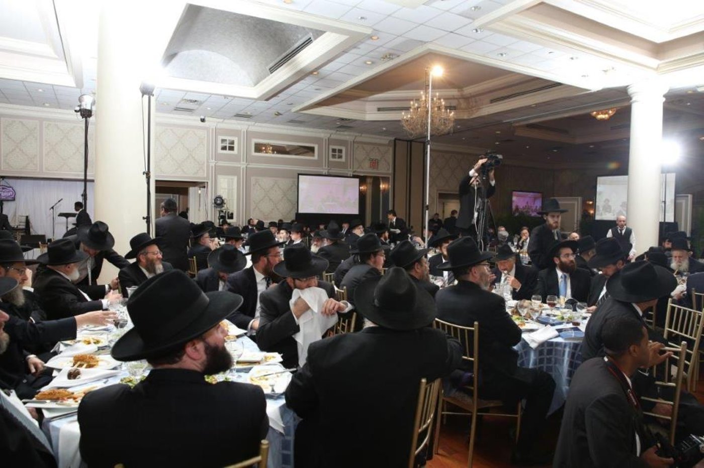 צפו: הדינר המסורתי בניו יורק לטובת ישיבת פוניבז'