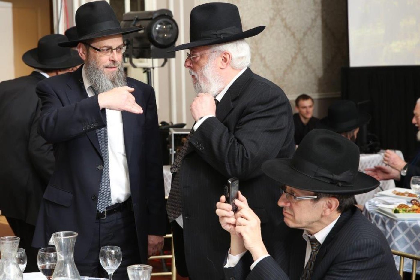 צפו: הדינר המסורתי בניו יורק לטובת ישיבת פוניבז'