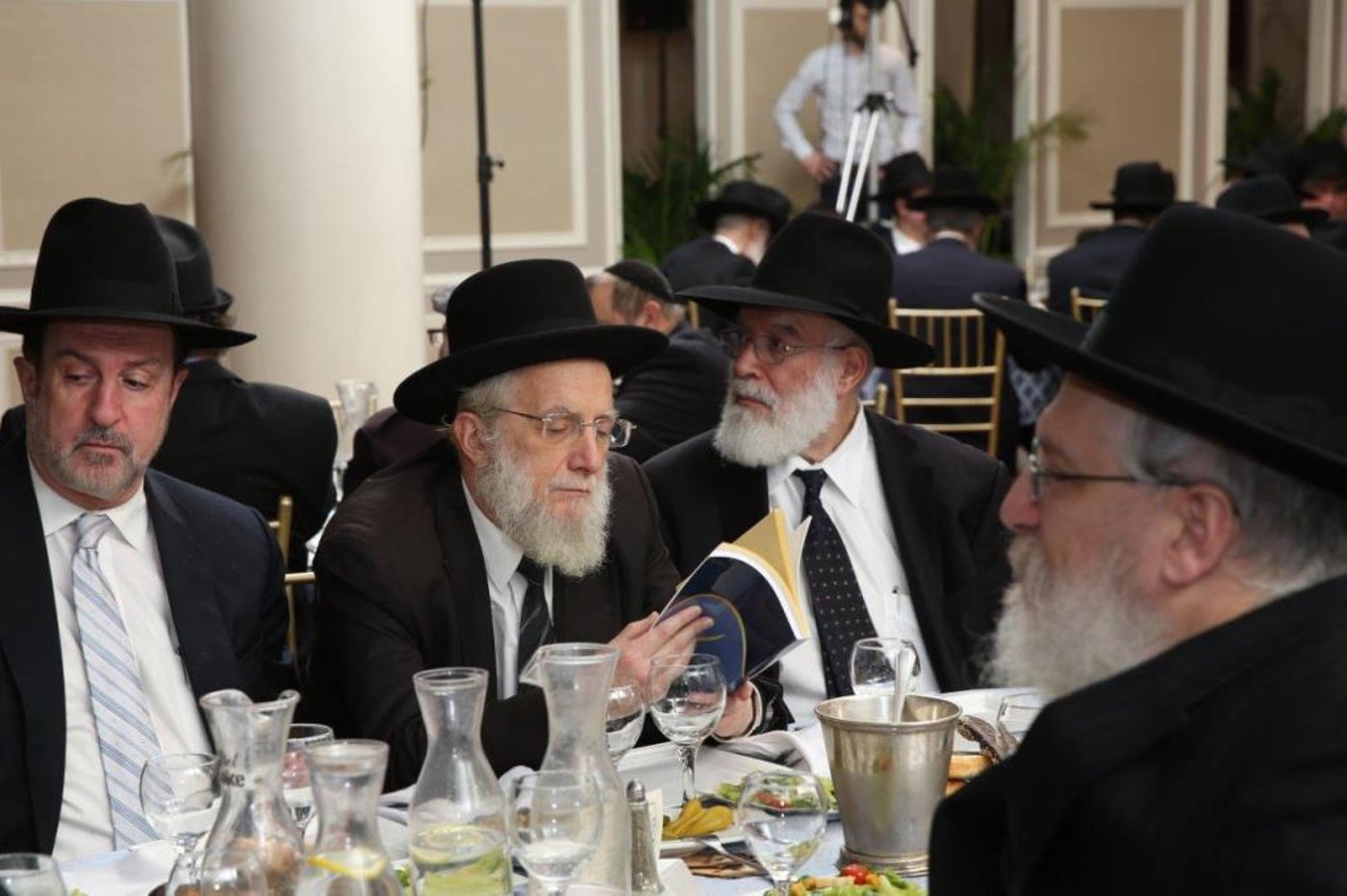 צפו: הדינר המסורתי בניו יורק לטובת ישיבת פוניבז'