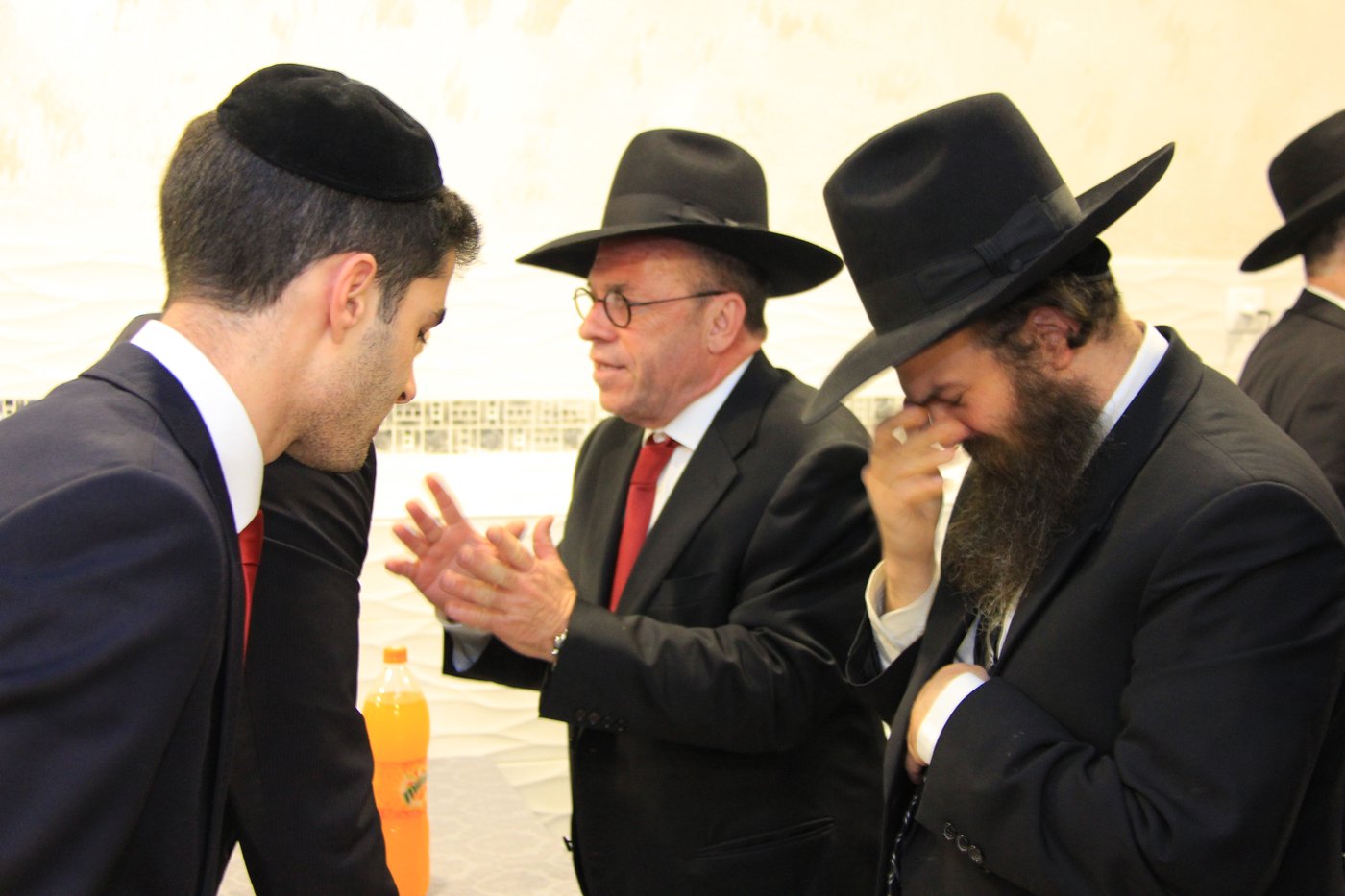 יקי אדמקר התארס, הברנז'ה התייצבה לאחל מזל טוב