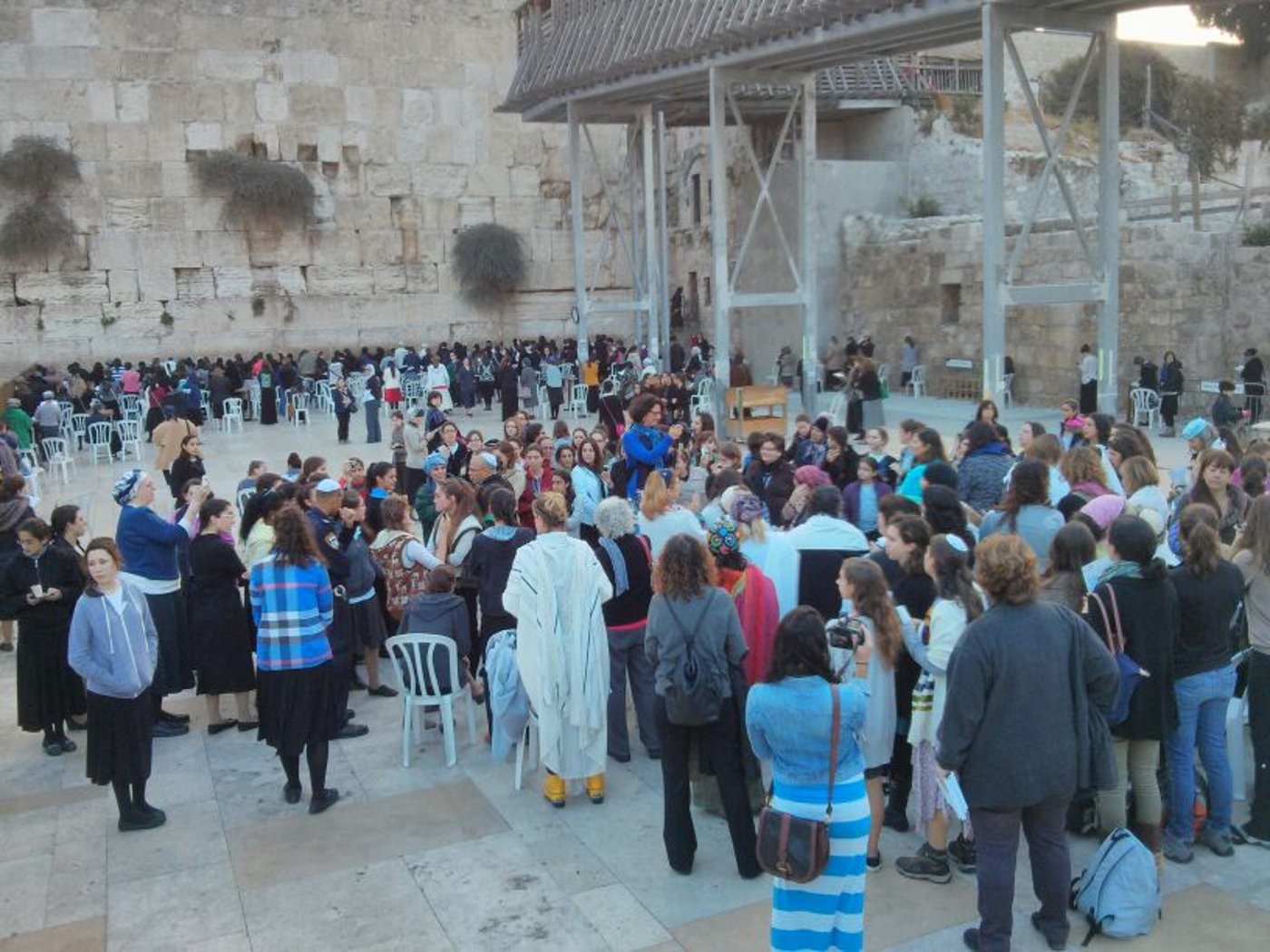 למרות הבקשות: נשות הפרובוקציה הגיעו לכותל