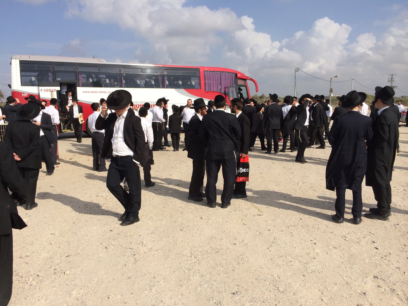 תלמיד ישיבה עצור בכלא 6; מאות הגיעו להביע תמיכה