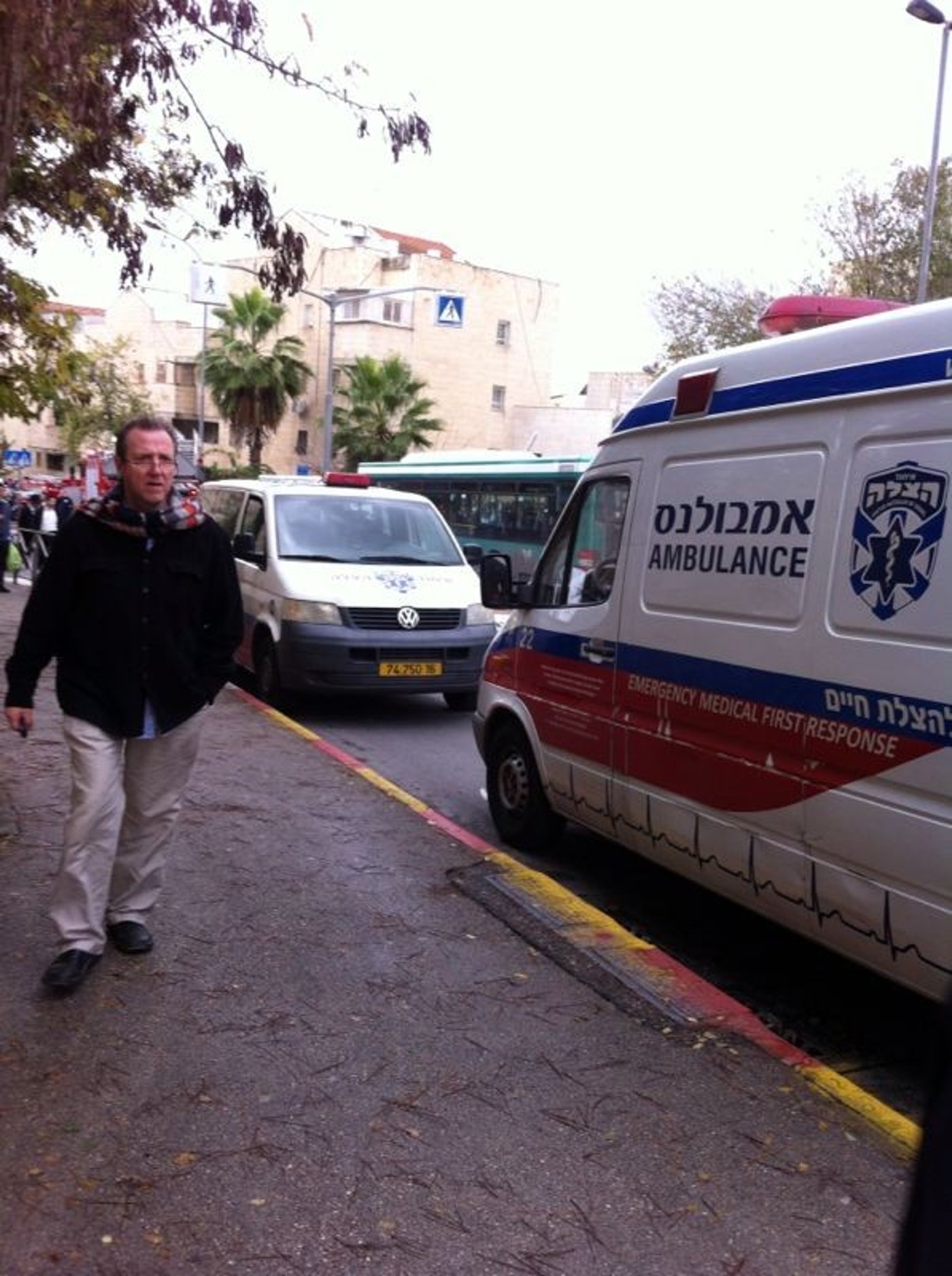הר נוף: דירה נשרפה, שבעה נפגעו משאיפת עשן