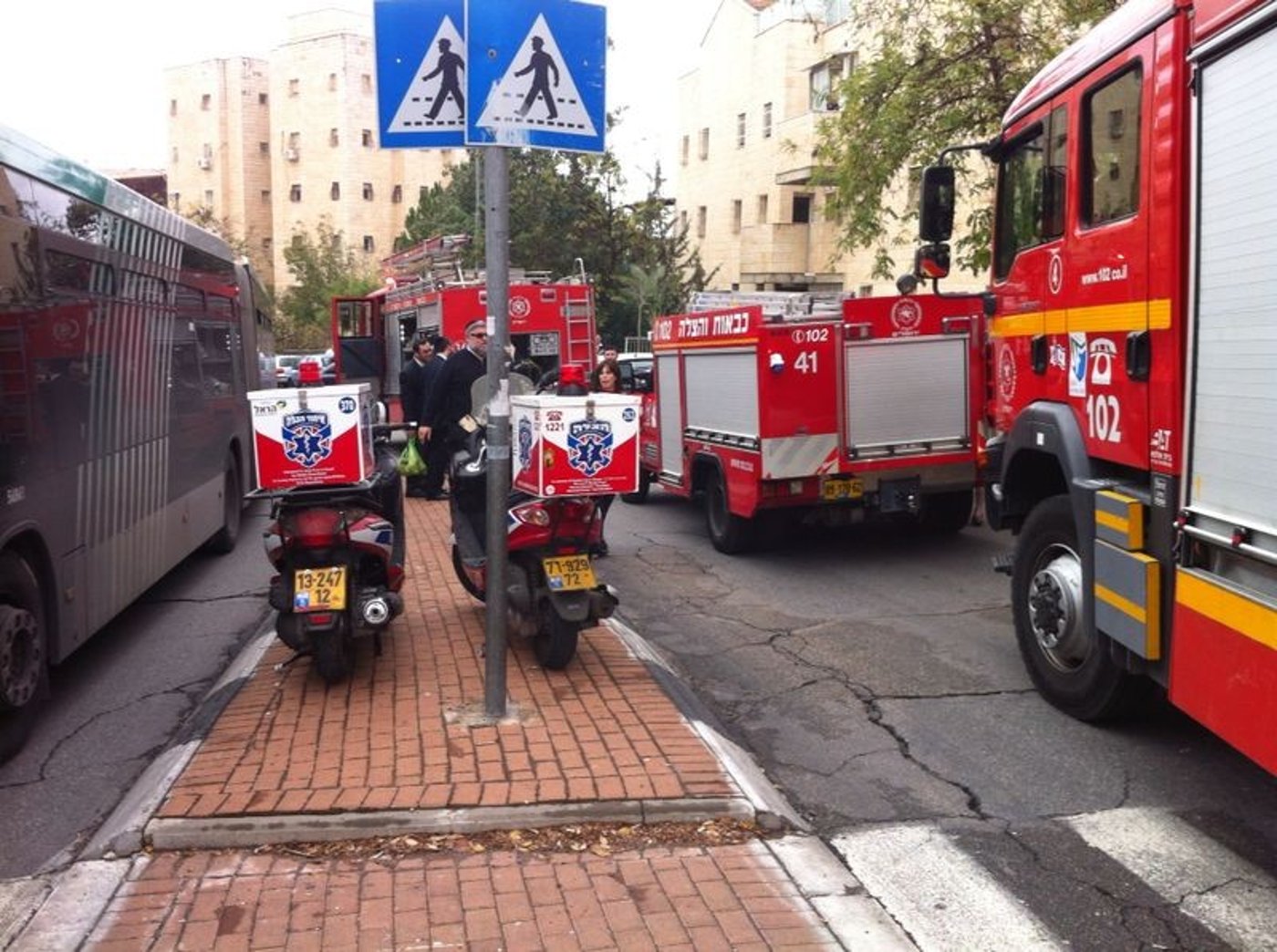 הר נוף: דירה נשרפה, שבעה נפגעו משאיפת עשן