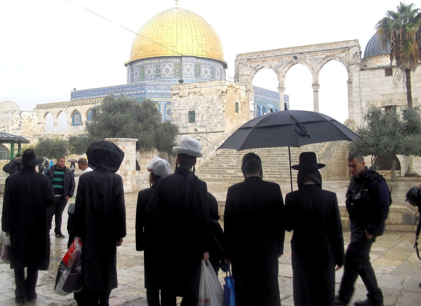 למרות האיסור: גוברת תופעת חרדים העולים להר הבית