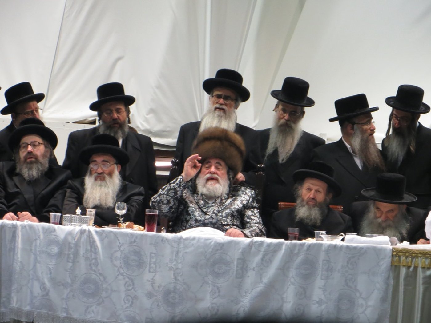 האדמו"ר מויז'ניץ בלונדון • גלריה