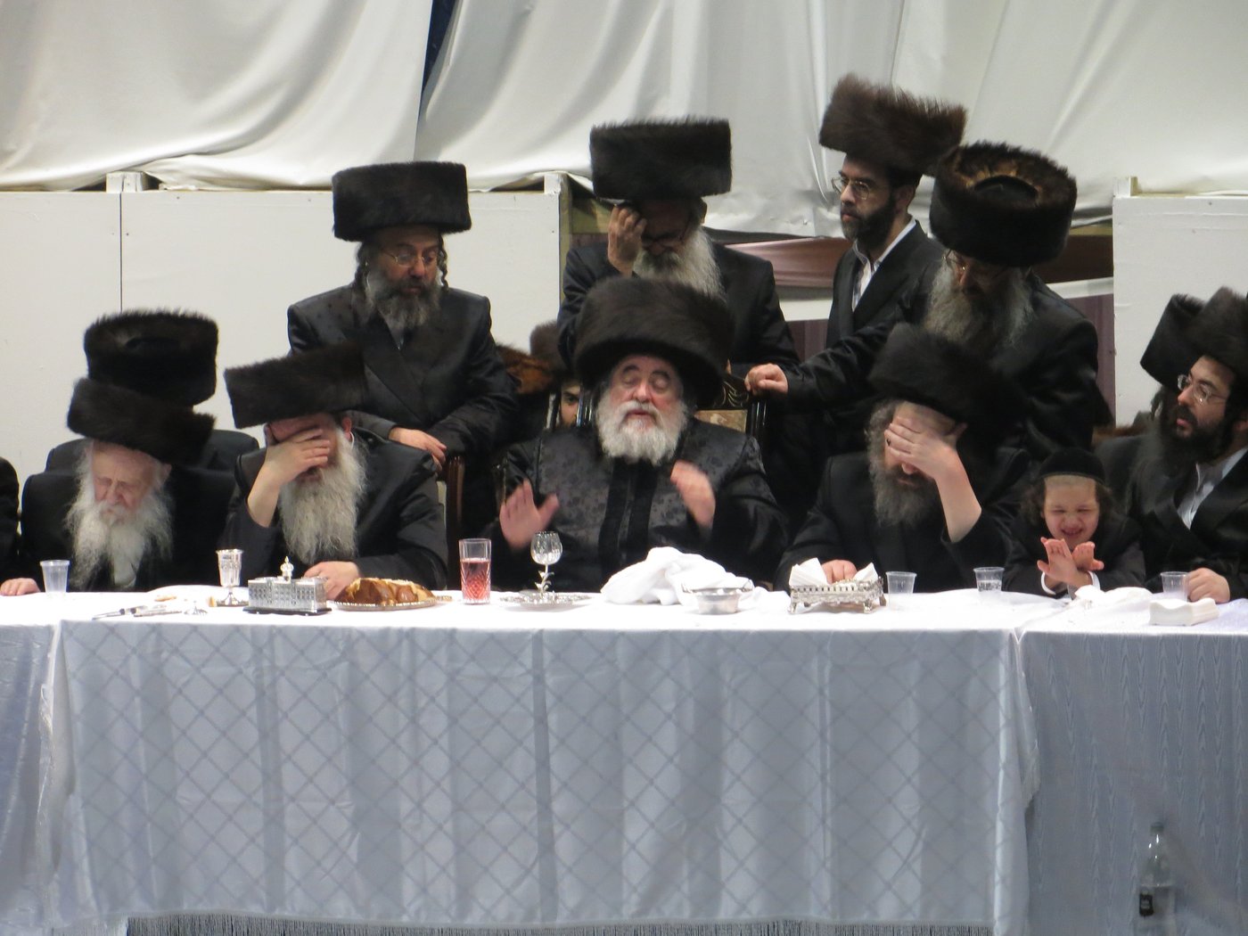 האדמו"ר מויז'ניץ בלונדון • גלריה