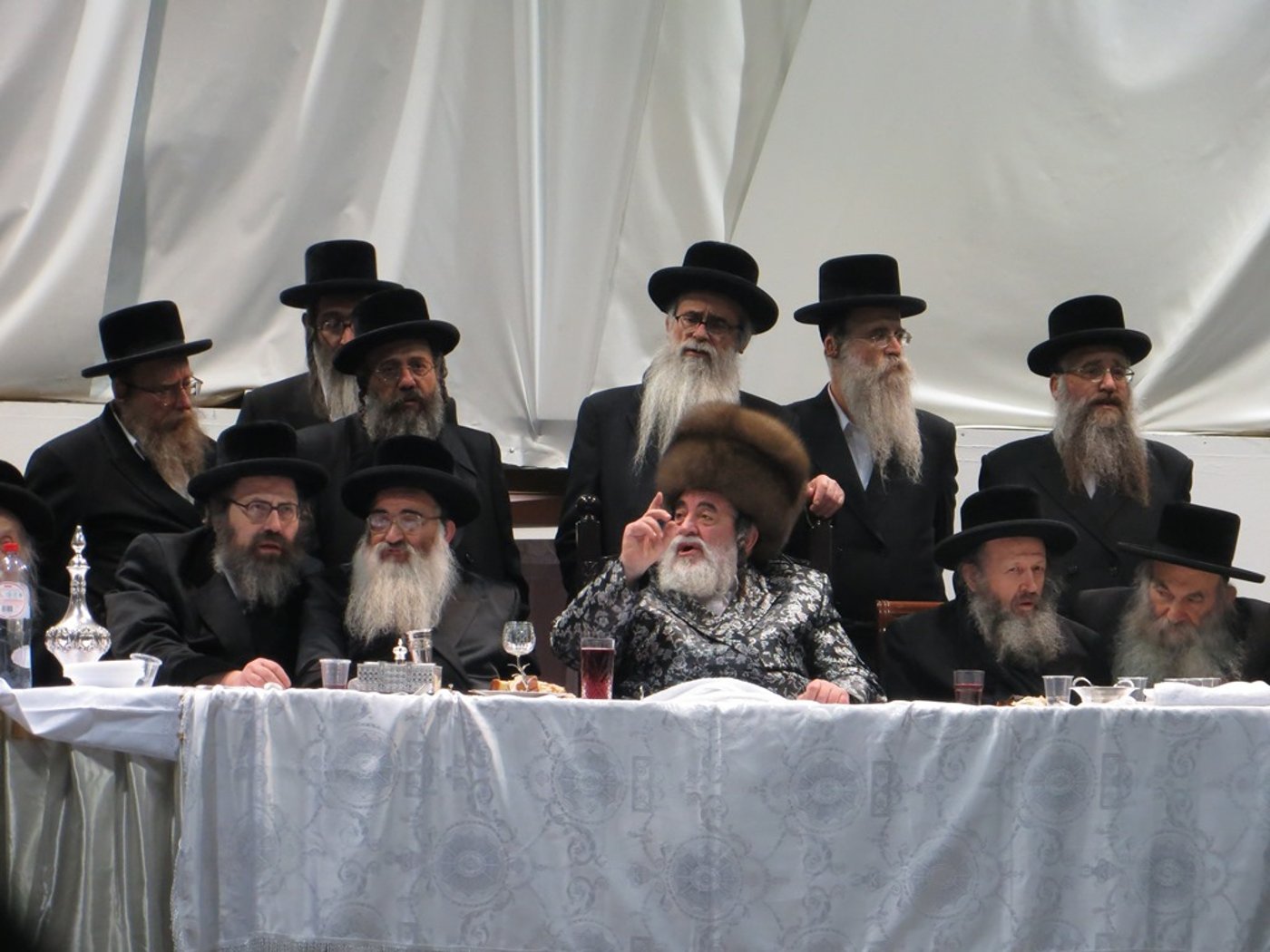 האדמו"ר מויז'ניץ בלונדון • גלריה