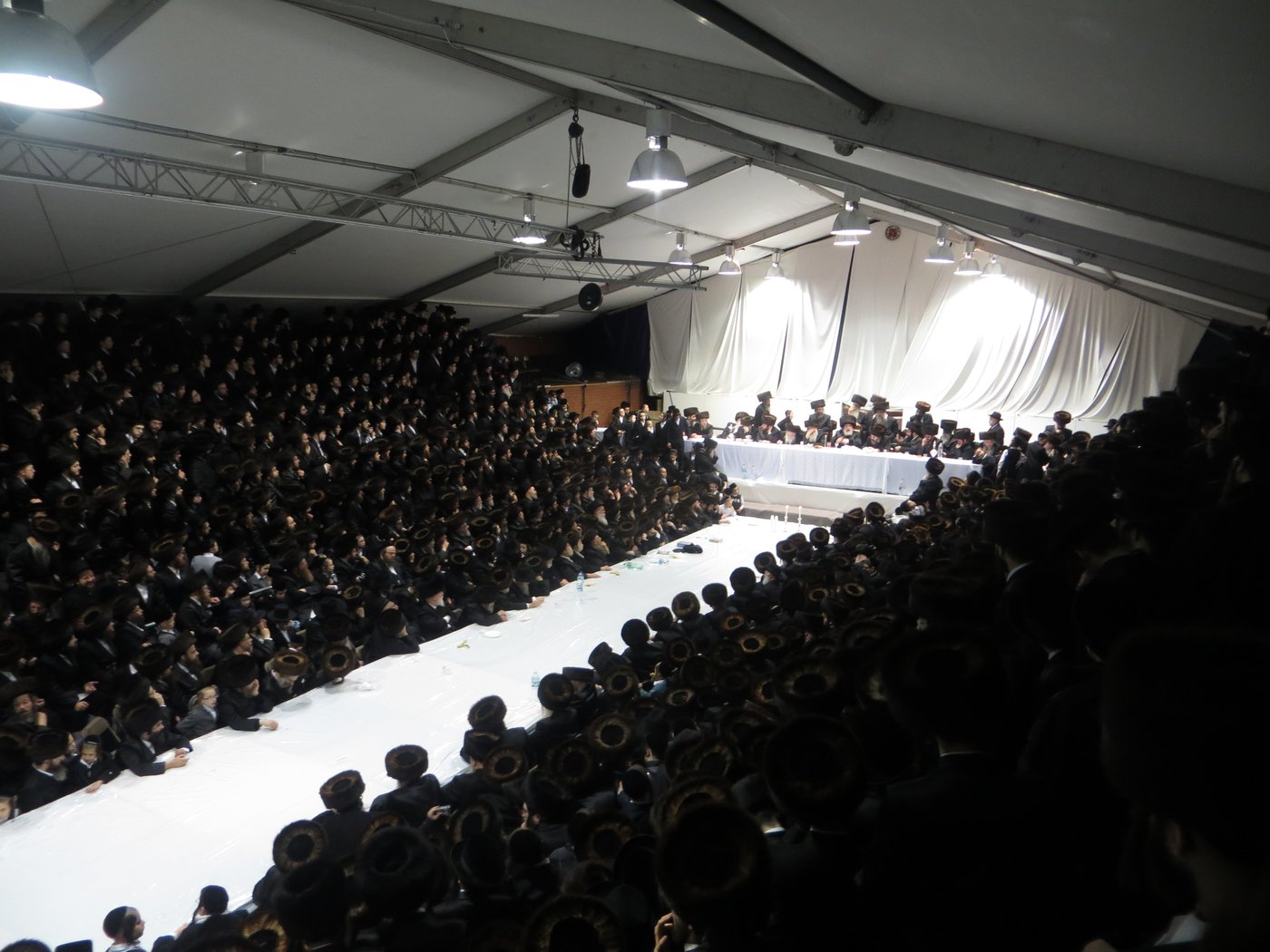 האדמו"ר מויז'ניץ בלונדון • גלריה