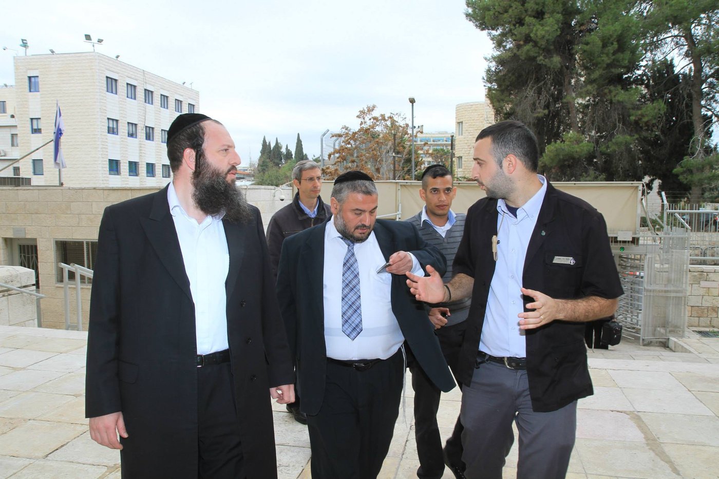 ראש העיר משה אבוטבול בכניסה ליבת המשפט, הבוקר