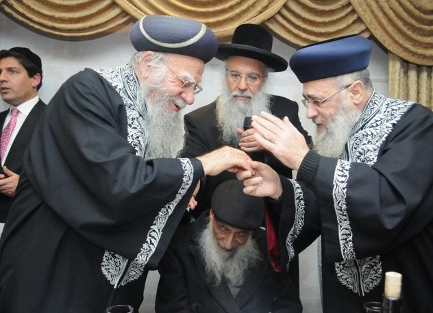 בשמחת בר המצווה לבן הגה"צ בניהו שמואלי