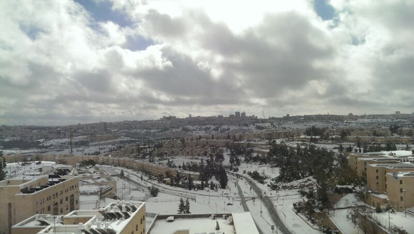 תיעוד מירושלים הנצורה: צה"ל מפנה לכודים במשאיות