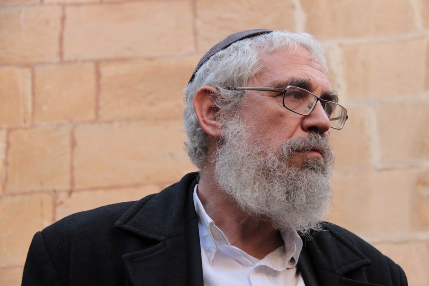 לא הולך לכלא: רק 6 חודשי עבודות שירות לרב מוטי אלון