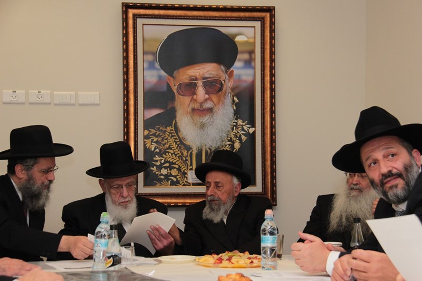 מועצת החכמים של ש"ס נגד הממשלה: מנהיגה מדיניות חסרת חמלה