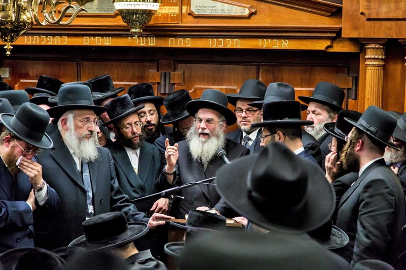 גלריה: בורו פארק ליוותה את הגאון רבי אברהם חיים שפיצר למנוחות