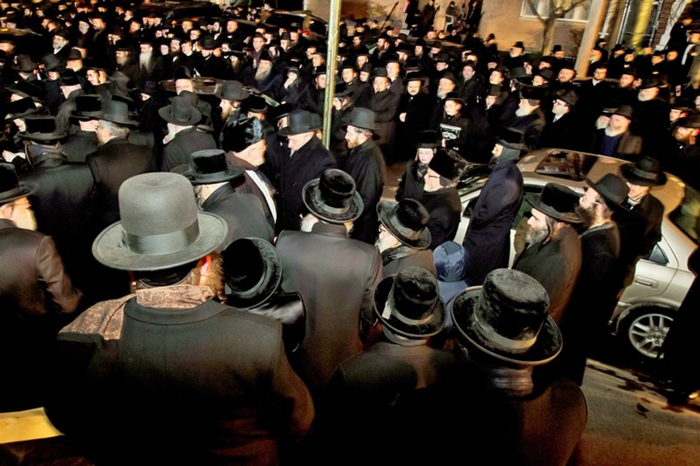 גלריה: בורו פארק ליוותה את הגאון רבי אברהם חיים שפיצר למנוחות