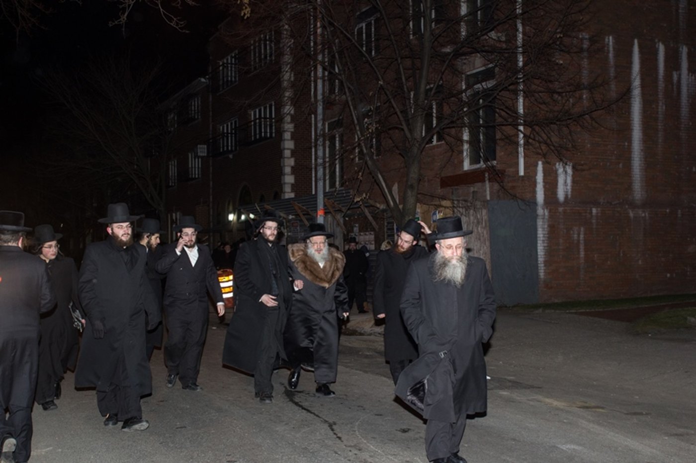 גלריה: בורו פארק ליוותה את הגאון רבי אברהם חיים שפיצר למנוחות