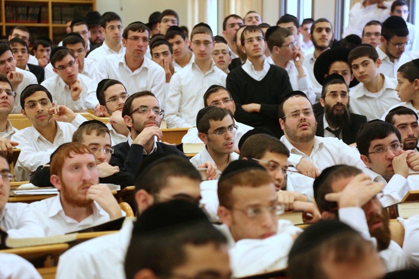 הרב שטיינמן ביקר בישיבה הגדולה ביסודות • צפו בגלריה
