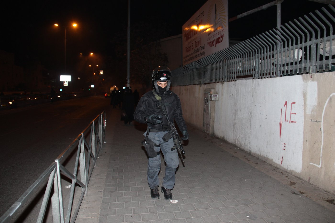 המצור על ציון הגר"ע יוסף: כך נבלמו המתפללים • צפו