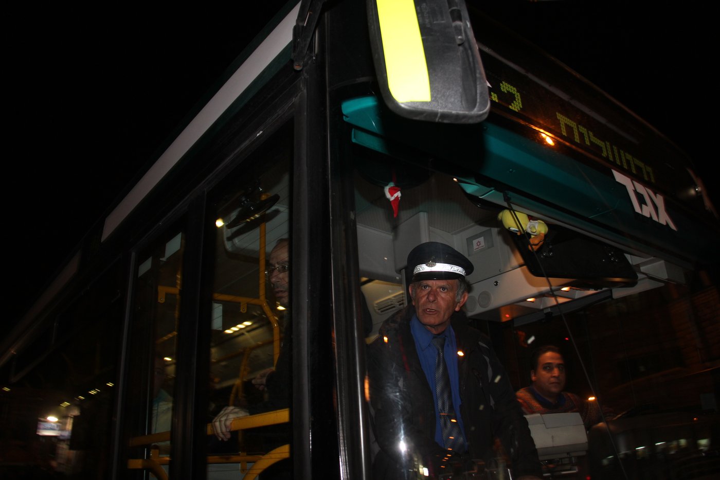 המצור על ציון הגר"ע יוסף: כך נבלמו המתפללים • צפו