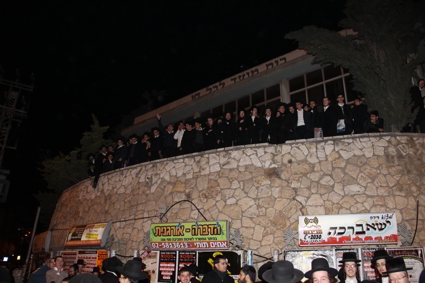 המצור על ציון הגר"ע יוסף: כך נבלמו המתפללים • צפו
