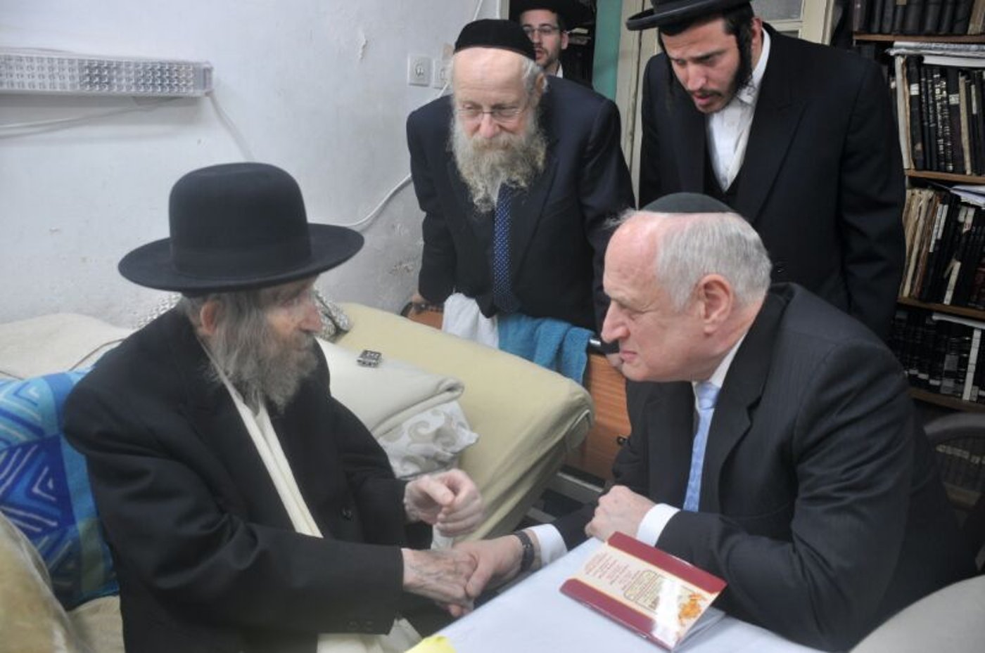 מלקולם הולנליין למרן הרב שטיינמן: לא היה תועלת במסע המועצת
