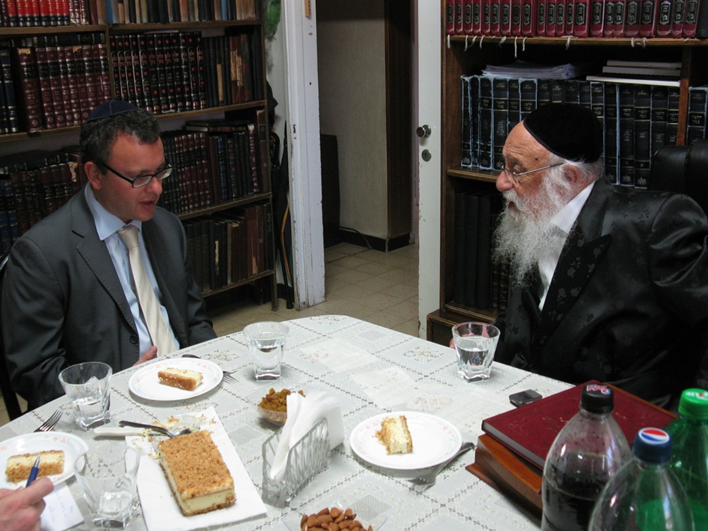 שגריר בריטניה מתיו גולד אצל הגאון רבי ברוך דב פוברסקי