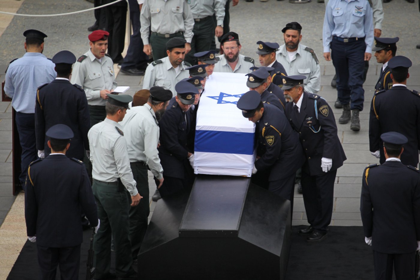 נפרדים מאריאל שרון • גלריה